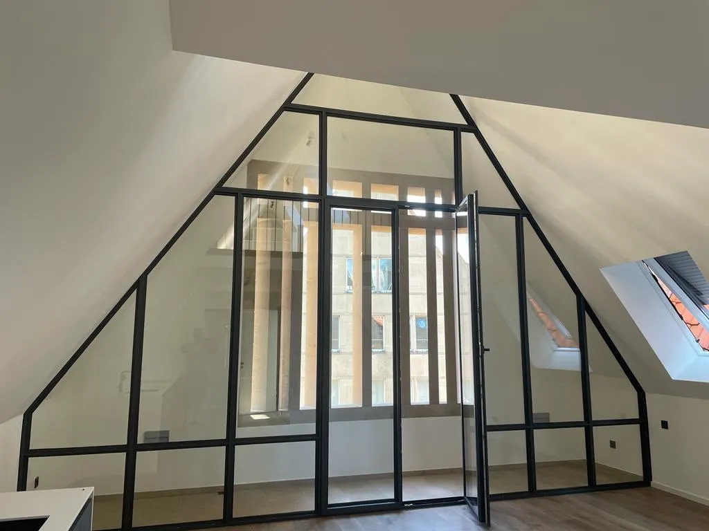 Stahl-Glas-Trennwand